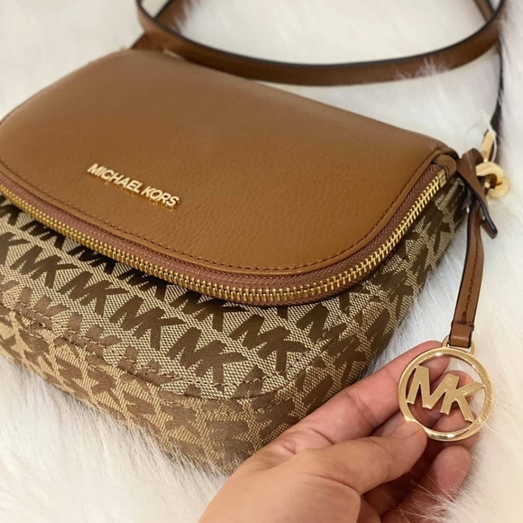 MICHAEL KORS BEDFOLD SMALL CROSSBODY - Picture 4 of 7
